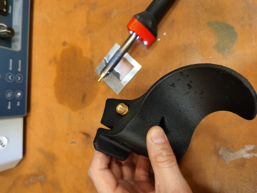 喇叭罩安装 +T-Rex 车架滑块左侧缩略图